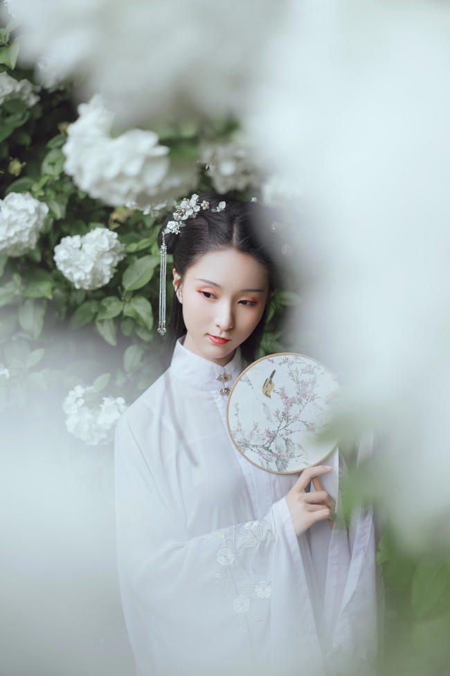 男人讲述在火车上与女孩的第一次