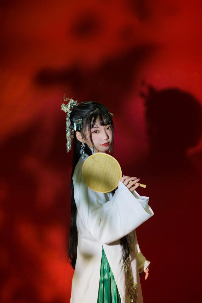 女白领网上征婚一见面就失身