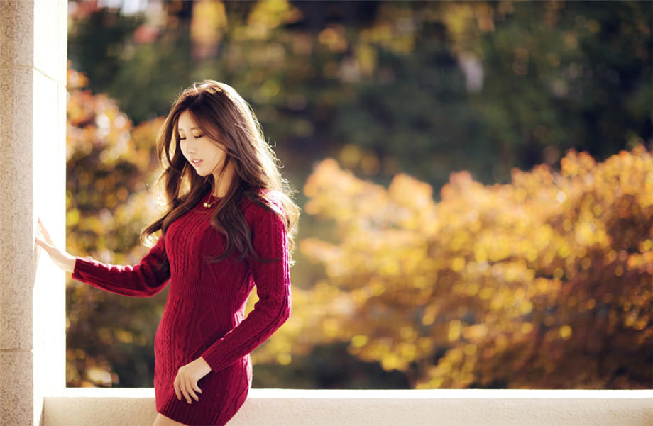 丰满少妇网络晒火辣照：名副其实美魔女