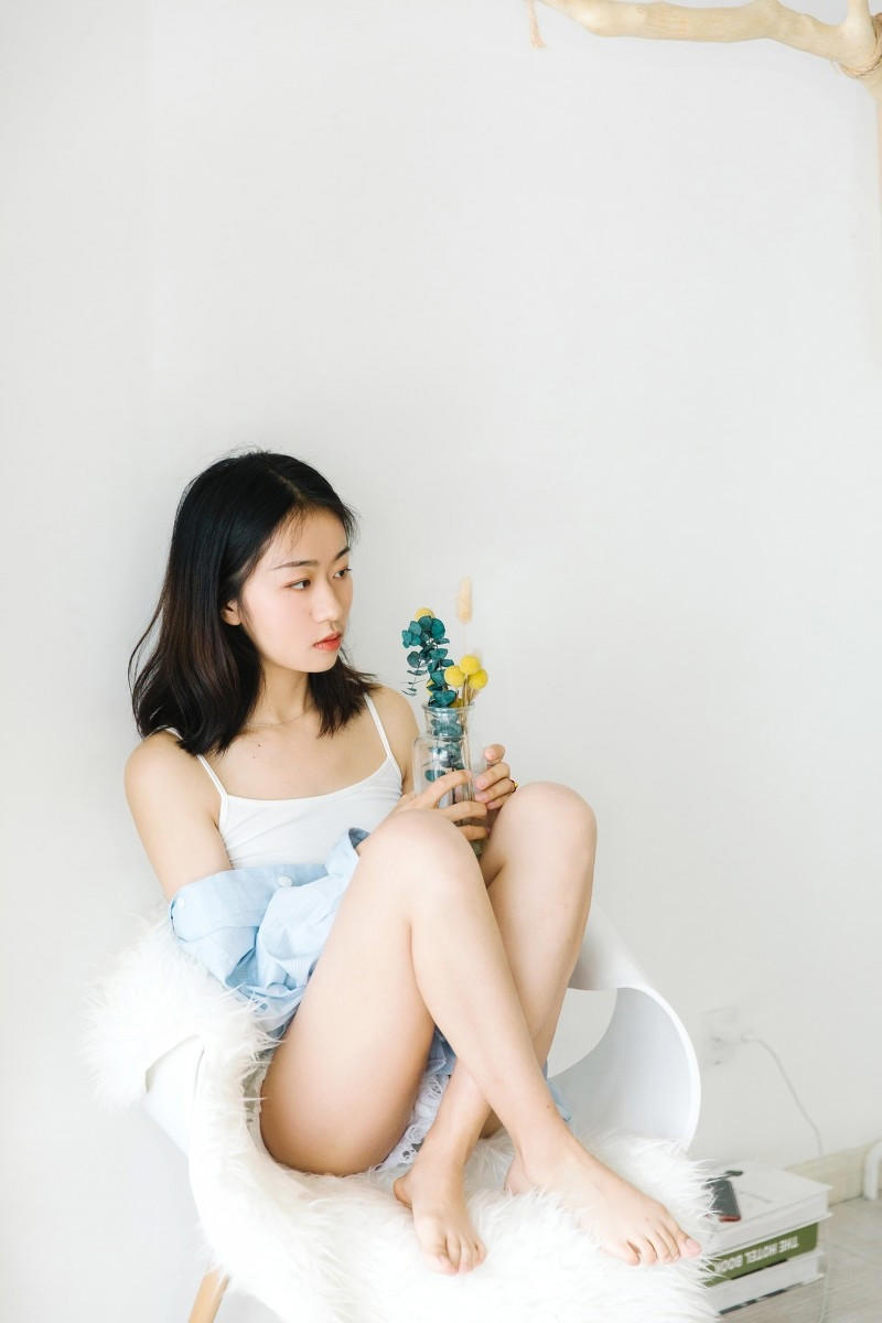 我与银行漂亮的女同事上司的暧昧性事(4)