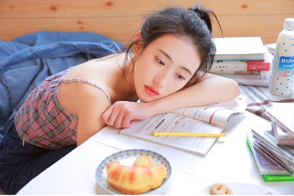 老师说想要我吗我给你，我爱你老师你下面的水好好喝