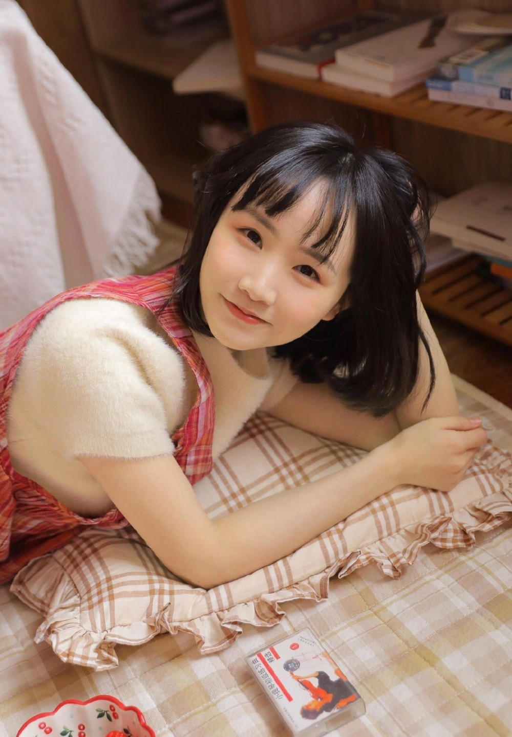 瞒着丈夫在办公室恋爱