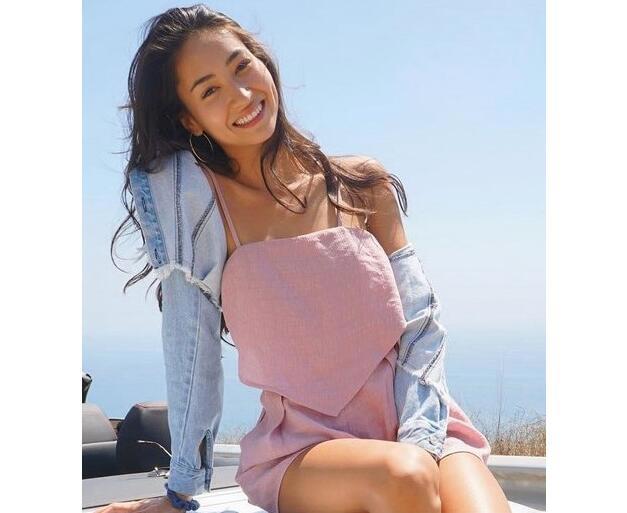 第一次偷欢,见到半熟的酥胸我按耐不住想要进入