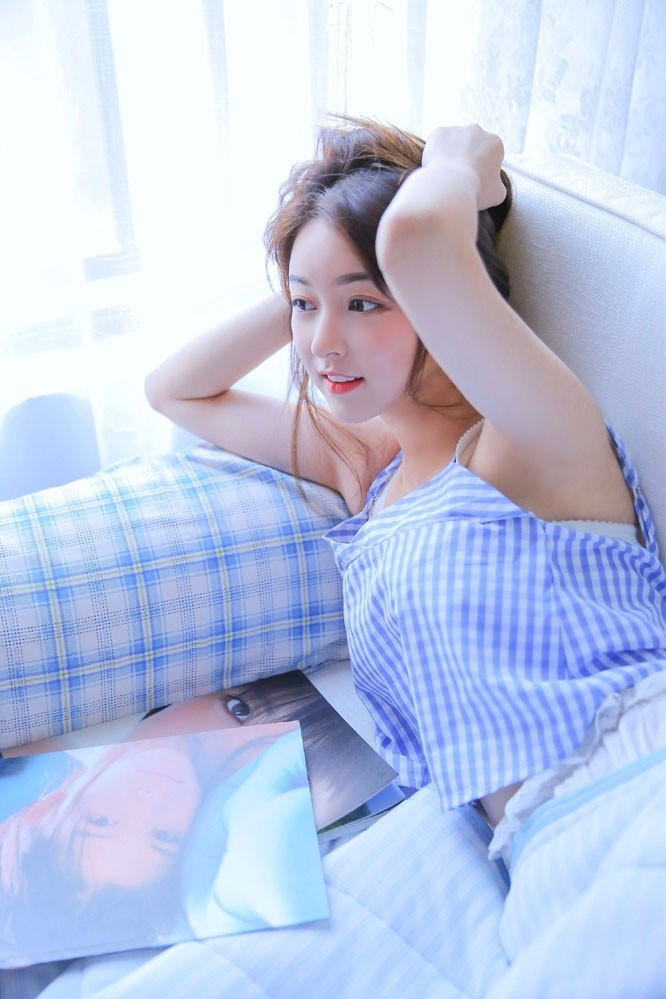 两亲家所有人交换夫妻 摇控跳蛋