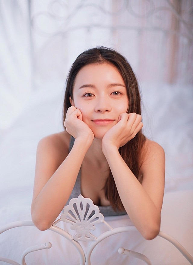 演员钱芳老公是谁 微博示爱黄晓明