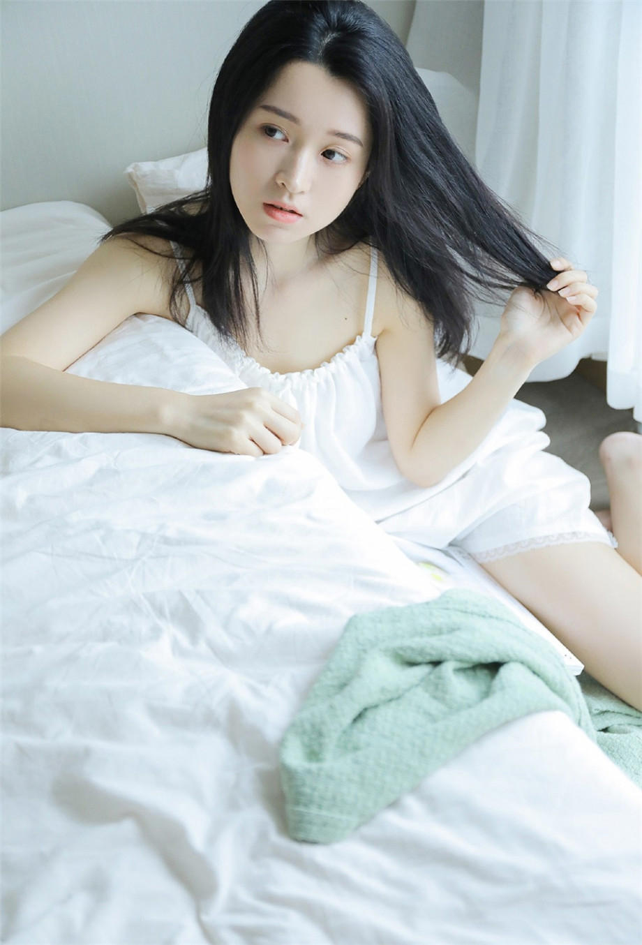 他把隔壁美女邻居压在洗手台上疯狂冲刺