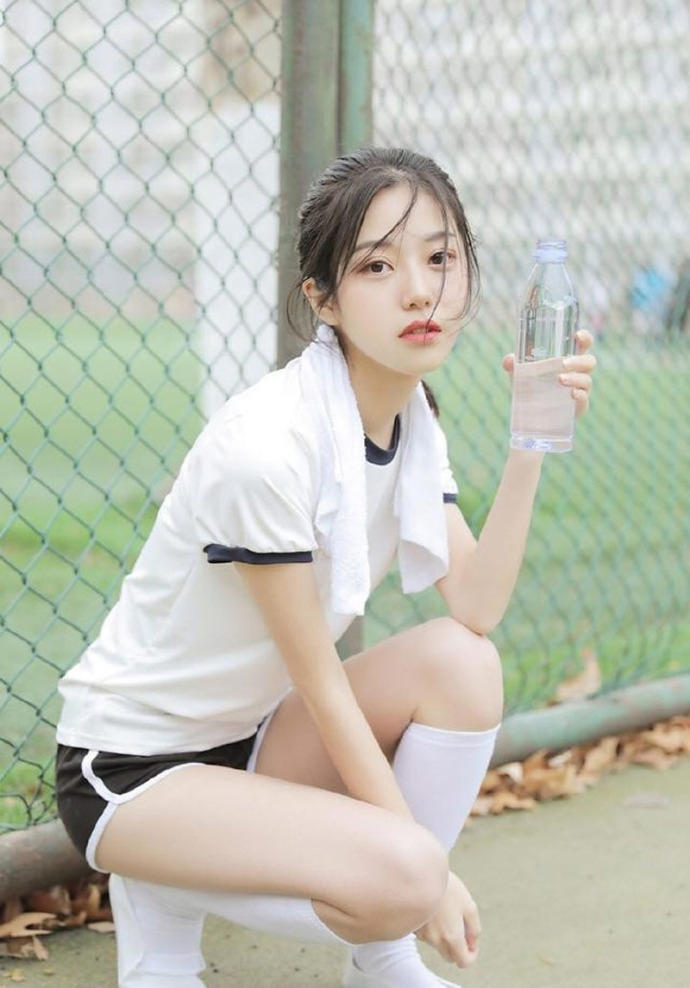 妹妹吃我的大棒 妹妹吃我的大棒漫画动态 我的大棒坐在妹妹身上动