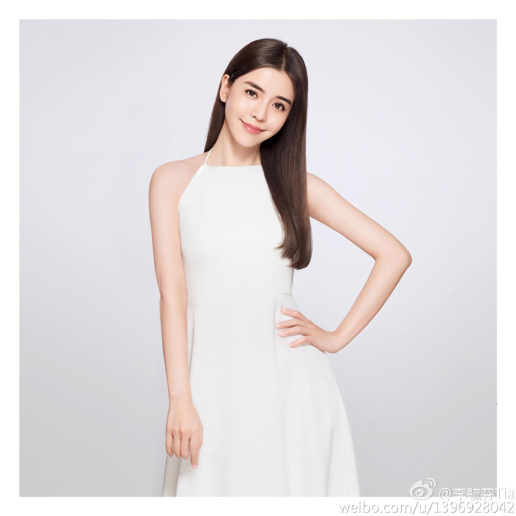 嫂子送我光盘看见我就笑