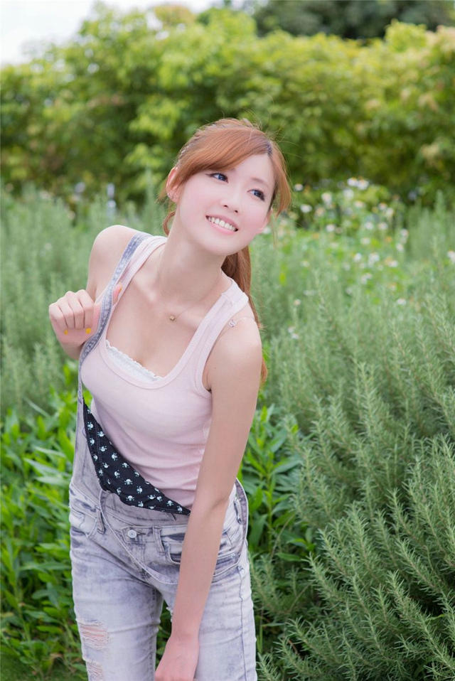 爽啊！18p 姐姐叫我和她一起睡觉 军警帅哥裤裆凸起图