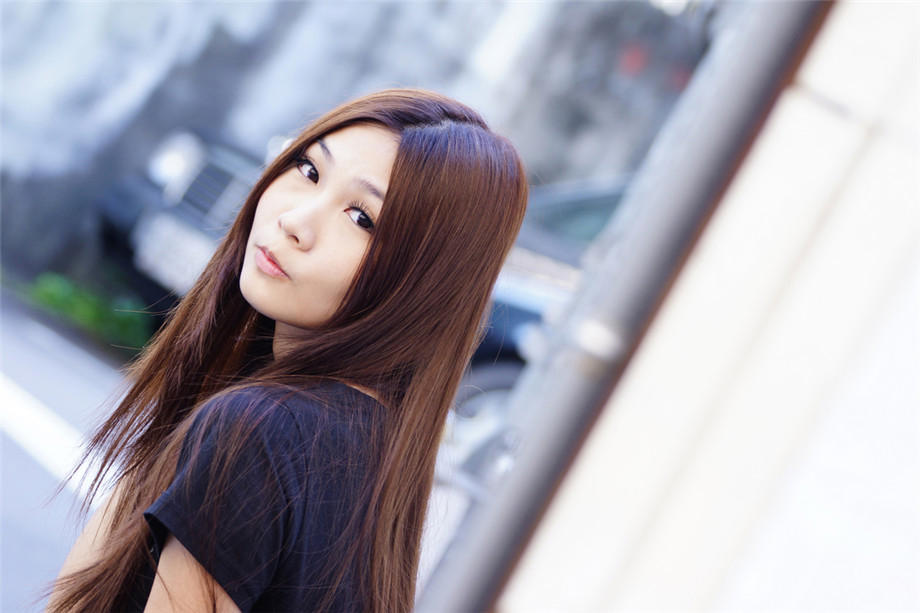 一曲红颜泪,几回憔悴痴守,终不过滚滚红尘