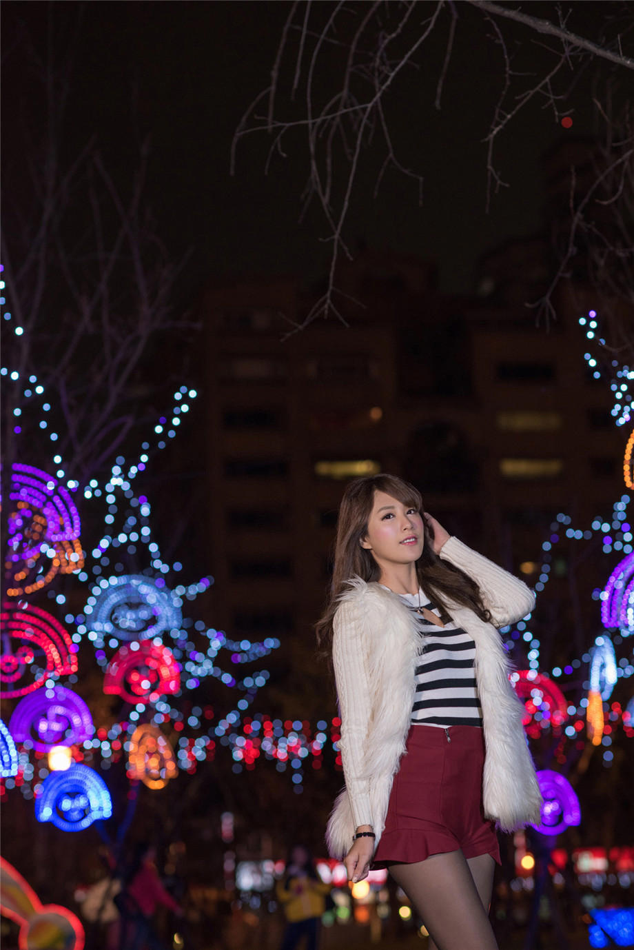 我与丰满少妇野外激情