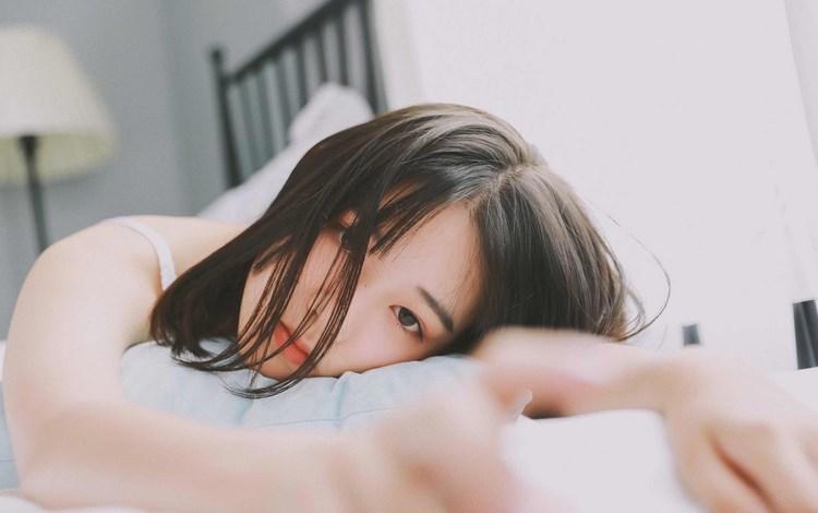 初中女生体育课凸点 男朋友晚上一直抱着我 接吻时舌头怎么动