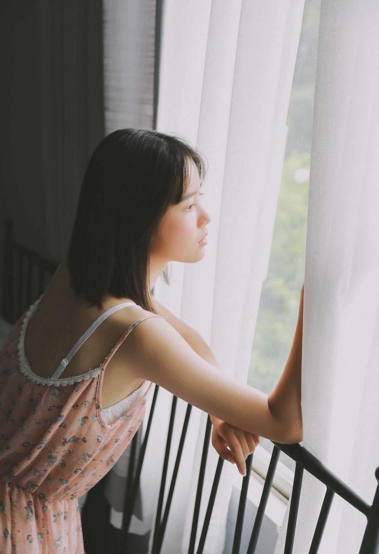 学校里的大龄剩女 我嫁出去指日可待
