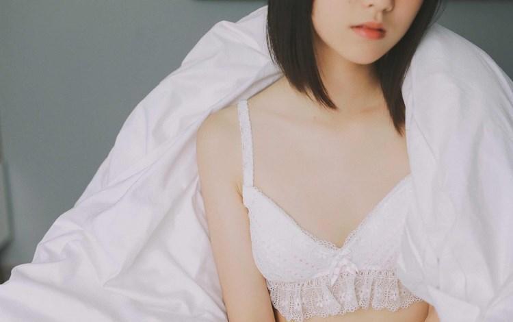 泪流满面：她怀着哥们的孩子嫁给我