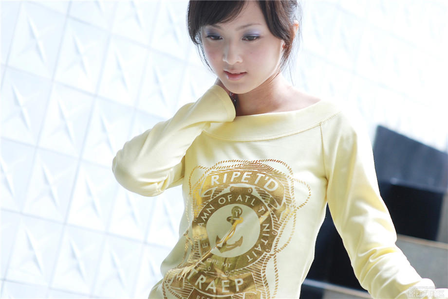 请来美女色诱老公 谁知他们竟假戏真做