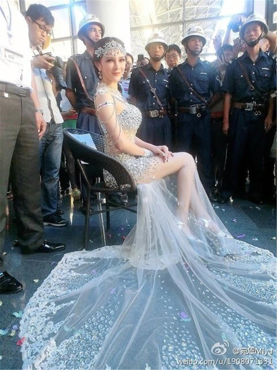 女王乔安_短篇小说