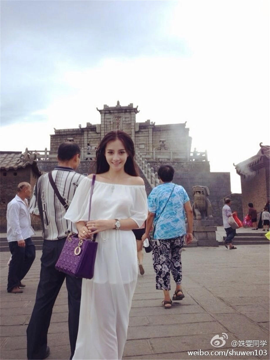 两亲家所有人交换夫妻 摇控跳蛋