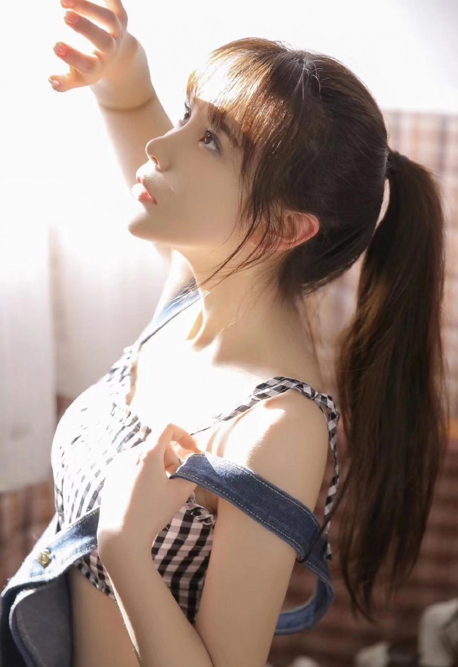 我将失足妇女骗进到小树林里.....