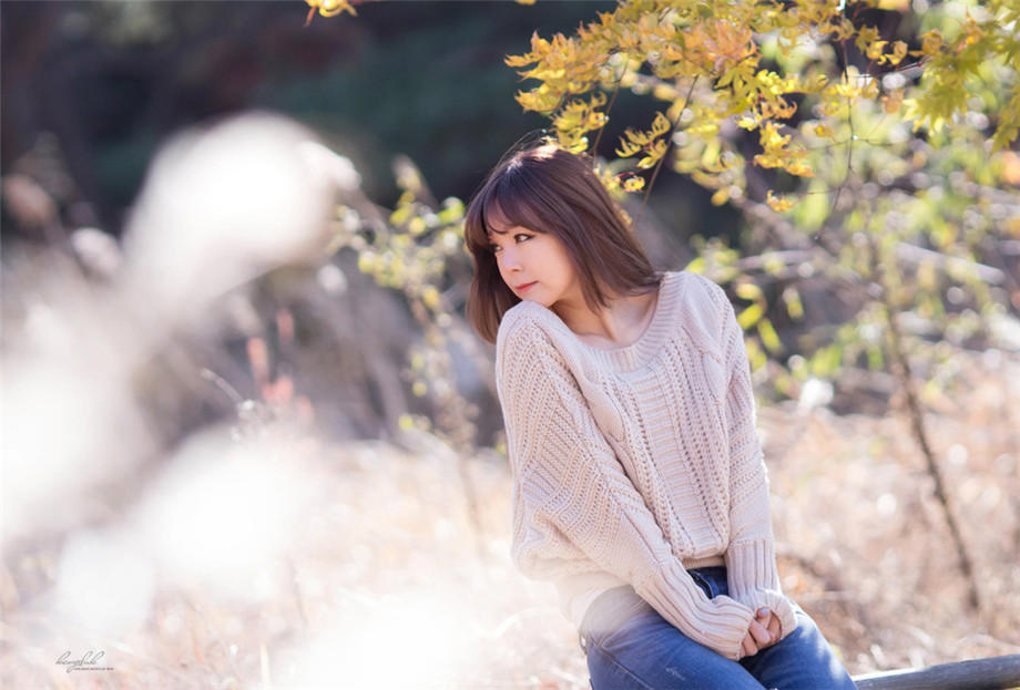 日日摸天天摸人人看 美妇用嘴服侍胯下挺进美妇身体