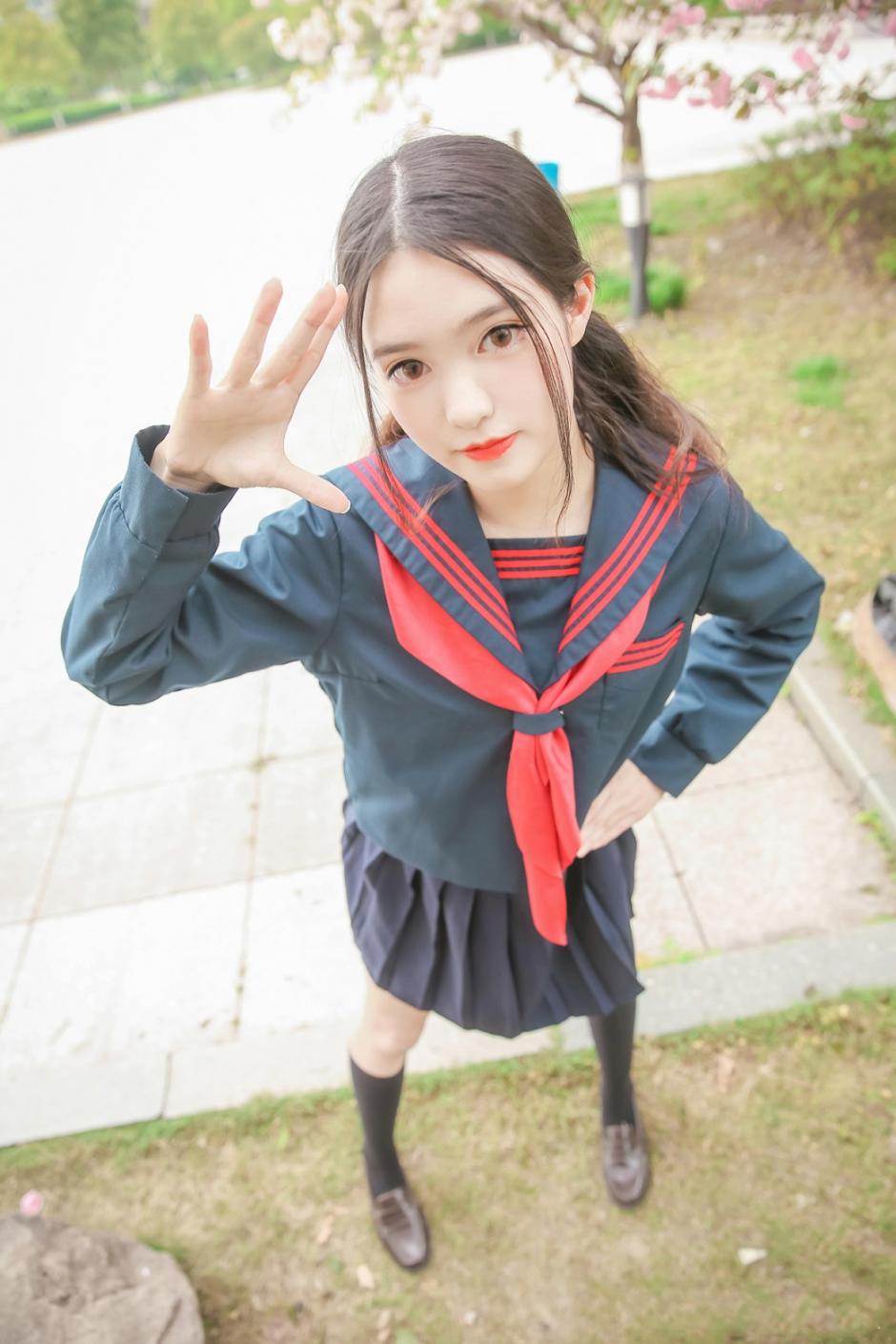 帅哥和美女抓胸在床上 破女视频免费观看