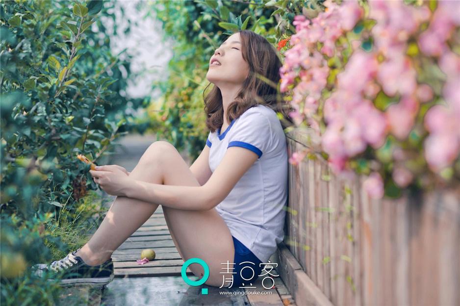 初恋的爱情犹如春天的阳光