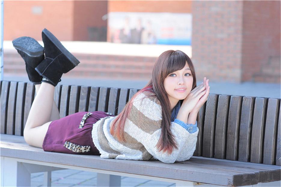 他手伸进了我的内裤里 啊不要嗯啊好粗