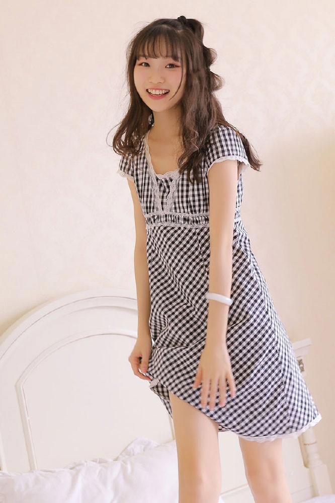 白富美老婆竟然和快递员偷情 宝贝把腿打开给我