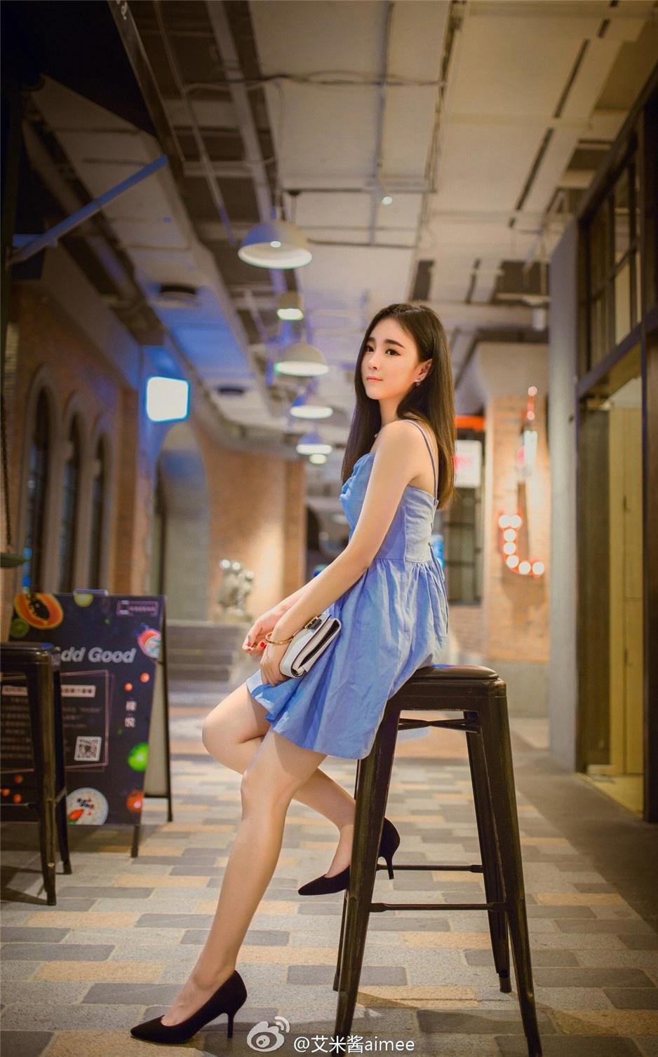 乡村艳妇免费完本小说(爱如潮水) 皇后塞玉势珠子走路