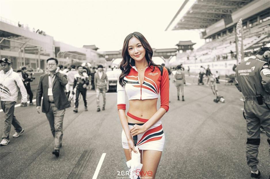 无翼鸟之酒后妈妈 禽兽继父趁妈妈喝醉酒对我下手