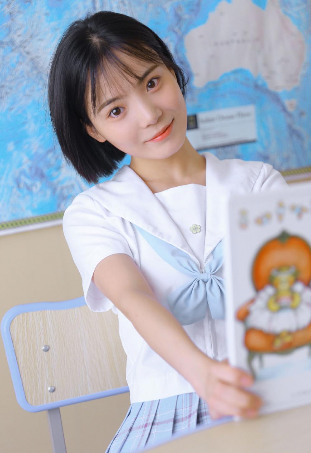 诱惑！我和三个女大学生同居