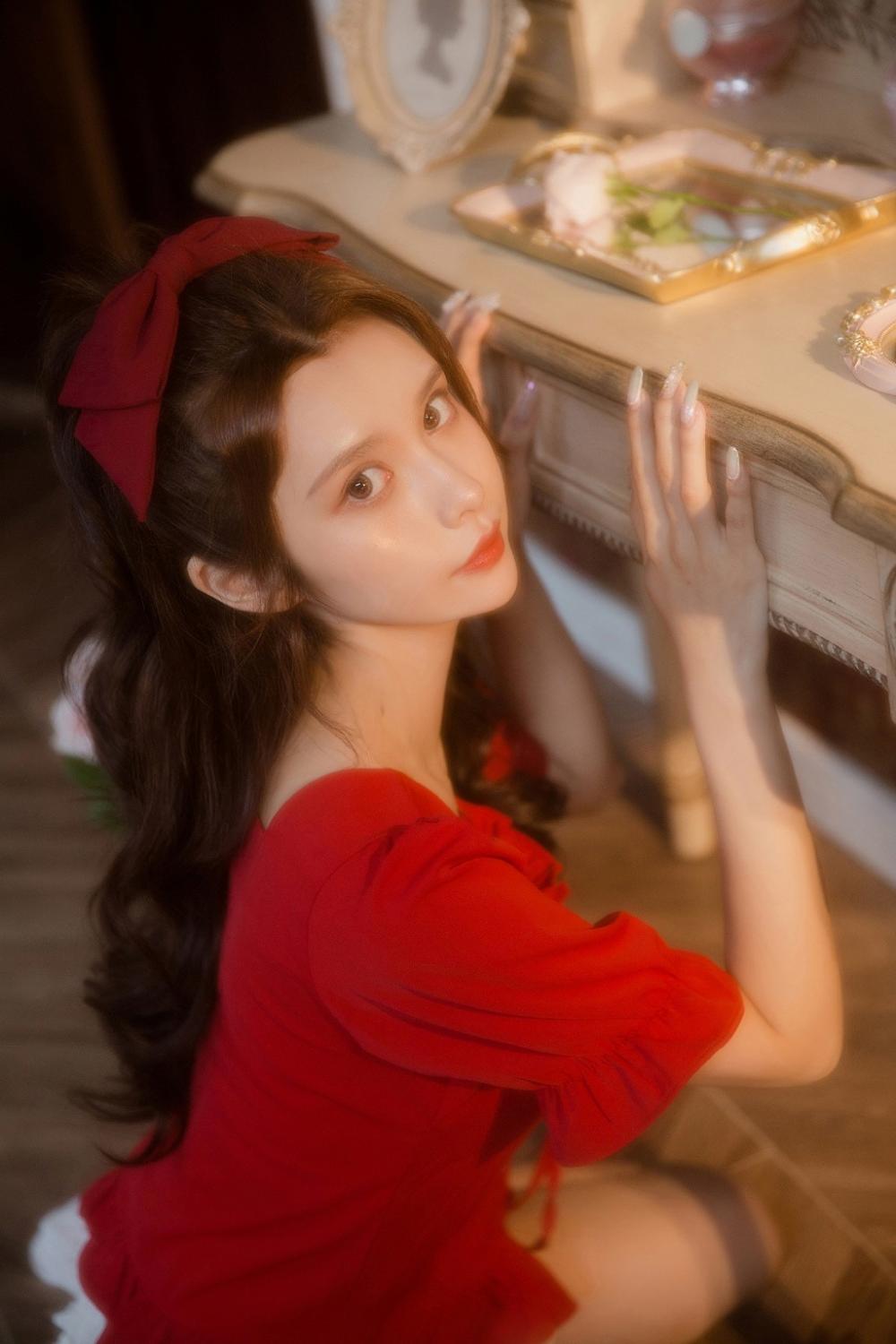 电梯里的花瓣湿淋淋 少妇自述一次树林里的艳遇