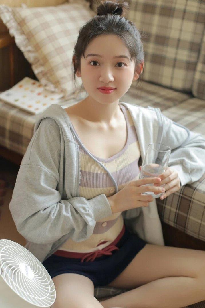 我和合租房东的故事 她的经历让我大开眼界