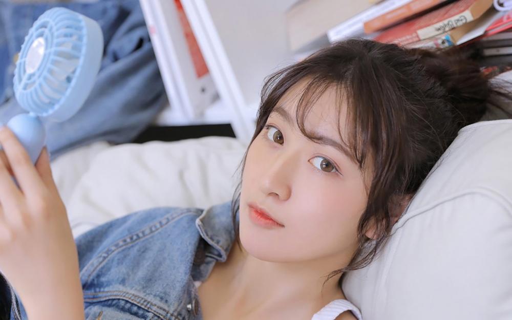 无聊的我与漂亮少妇来一次疯狂的玩耍的性经历