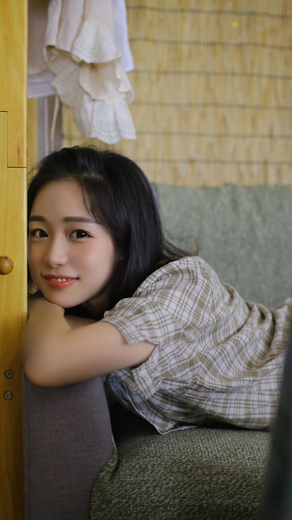 不戴乳罩的家庭教师 女老师上课脱了奶罩 爆乳家教不穿奶罩貼身