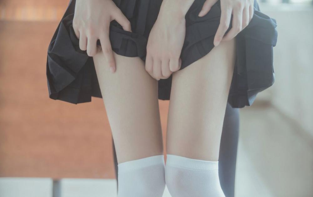 爸爸出差妈妈不穿衣服让我插她 我和妈妈发生了关系