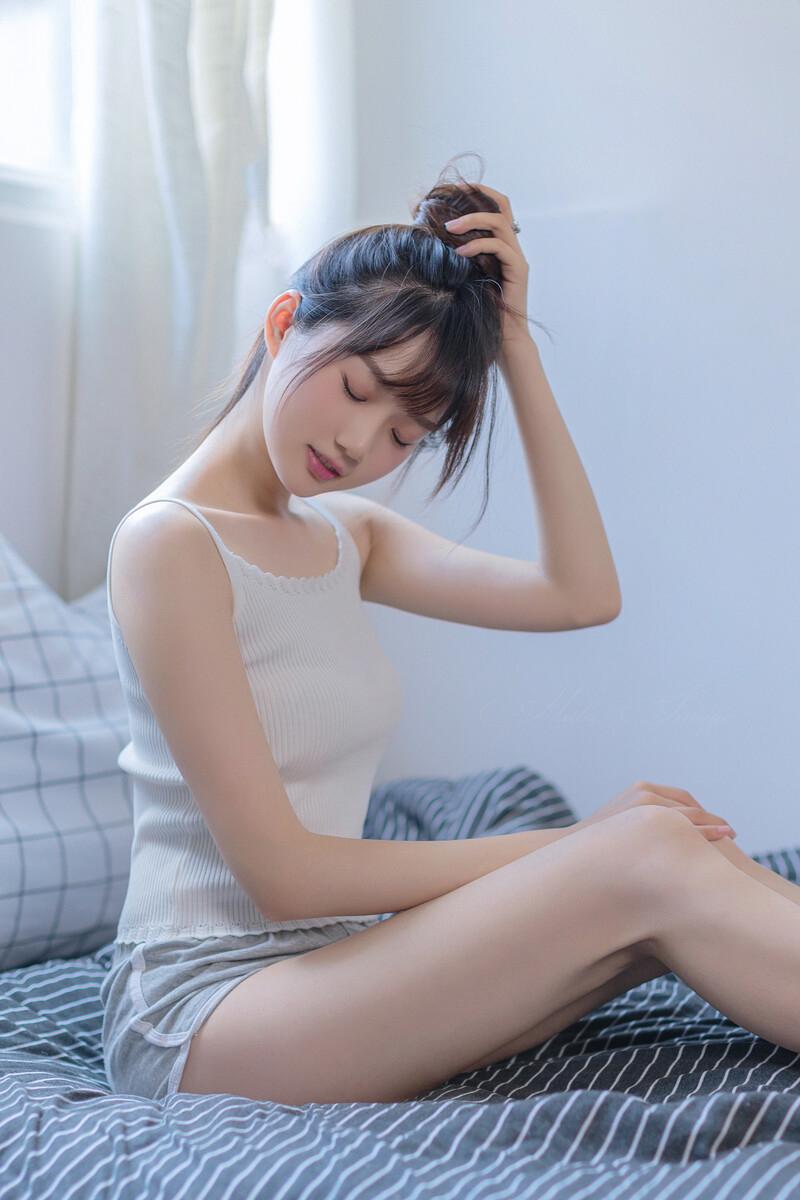 不堪回首:我当应招女郎的双面人生
