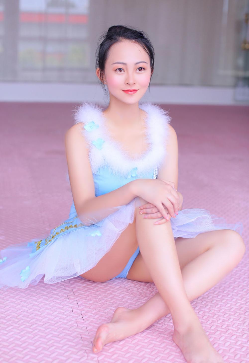 网络情人横插一脚 三人行老公还是原配的好