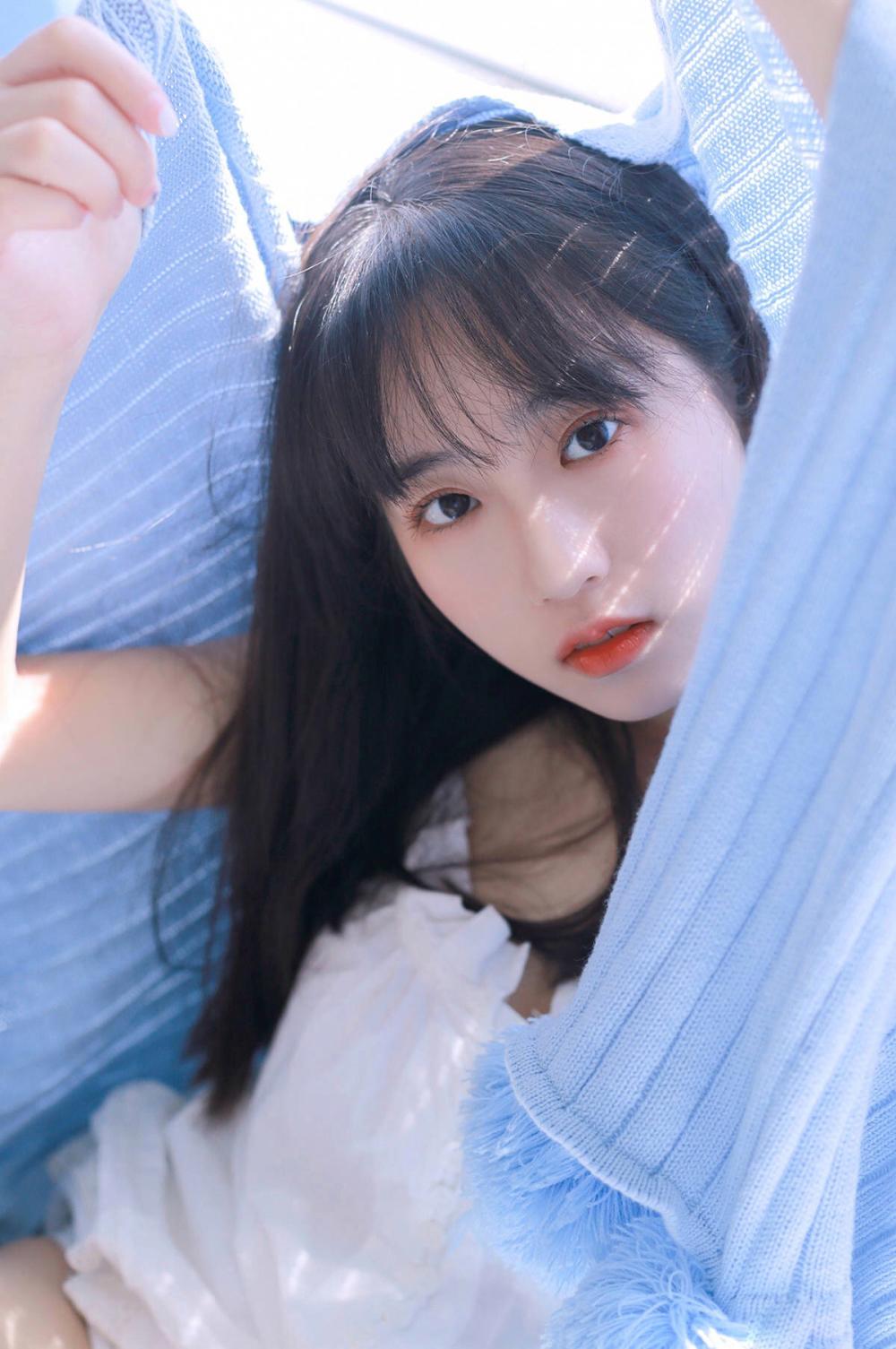 岳母在厨房我从后面抱着她 我终于要当爸爸了