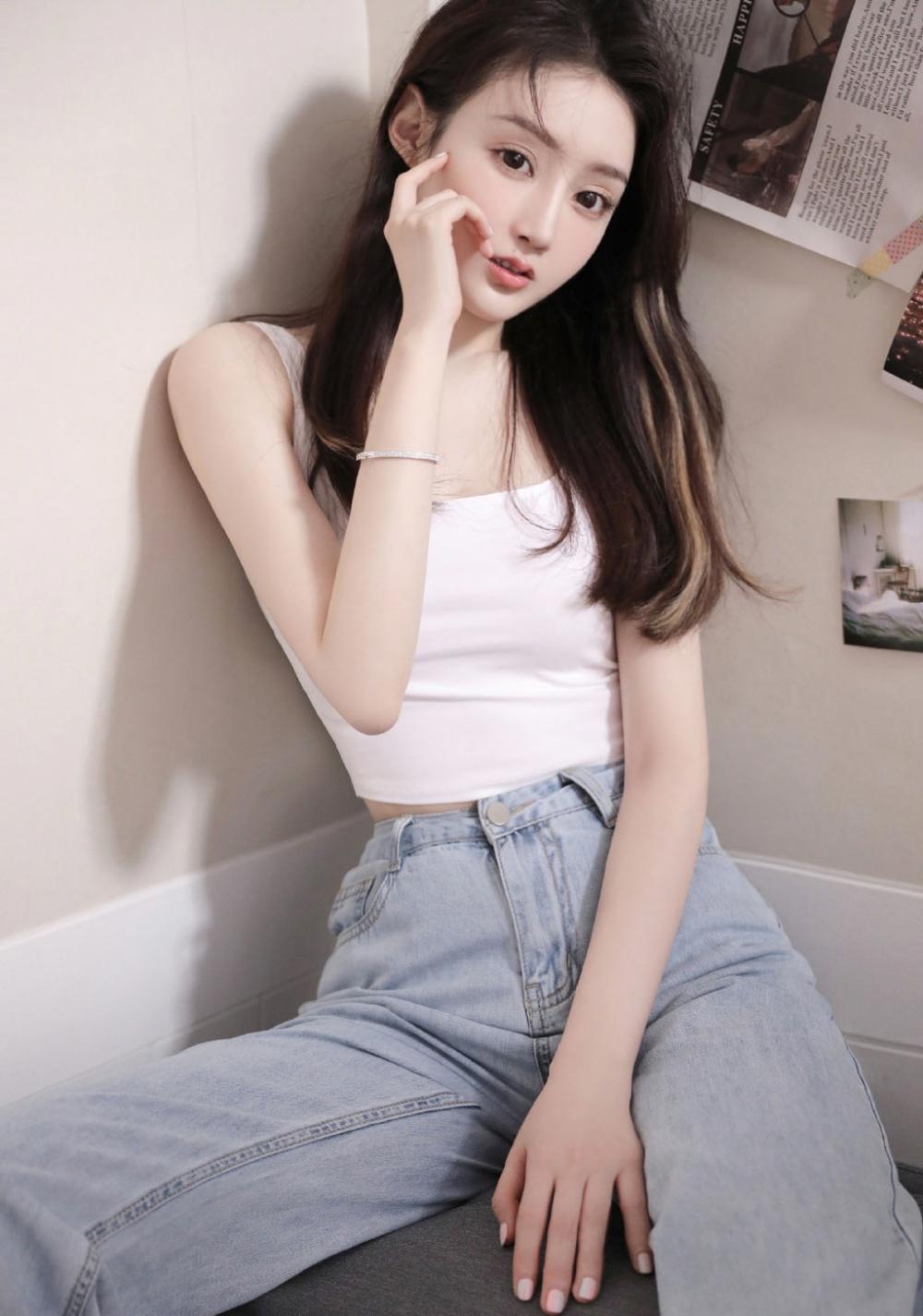 我与银行漂亮的女同事上司的暧昧性事(48)