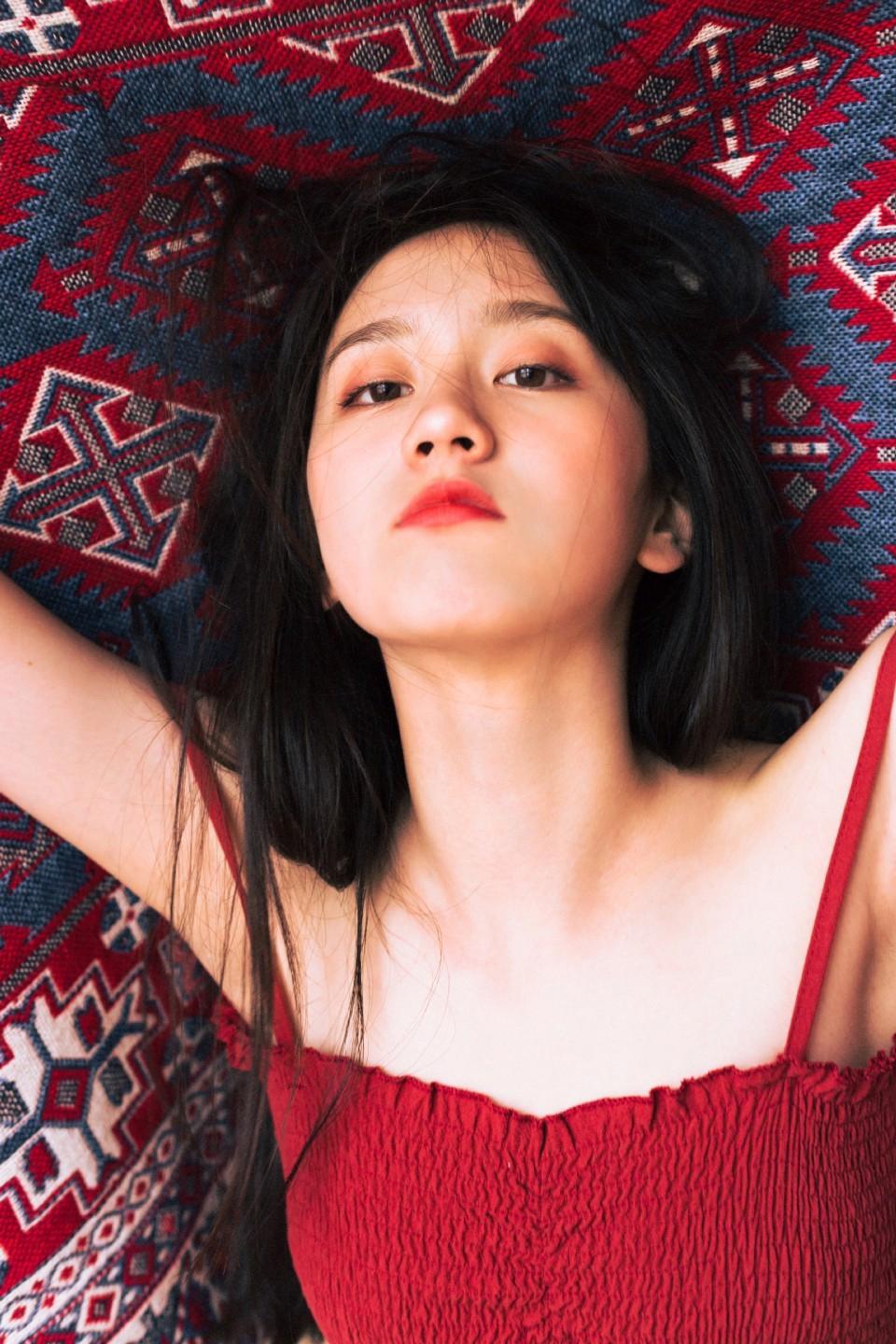 昨晚我阿姨来我家,我和阿姨那个了 我慢慢的进入她