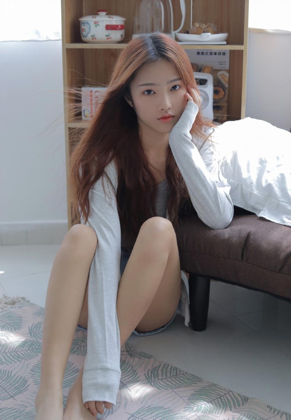 口述弟弟不会行男女事，我亲身给他做示范