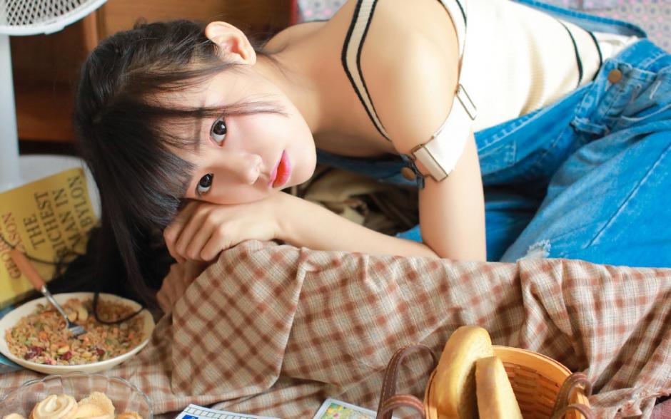 深夜小三向我报告老公行踪