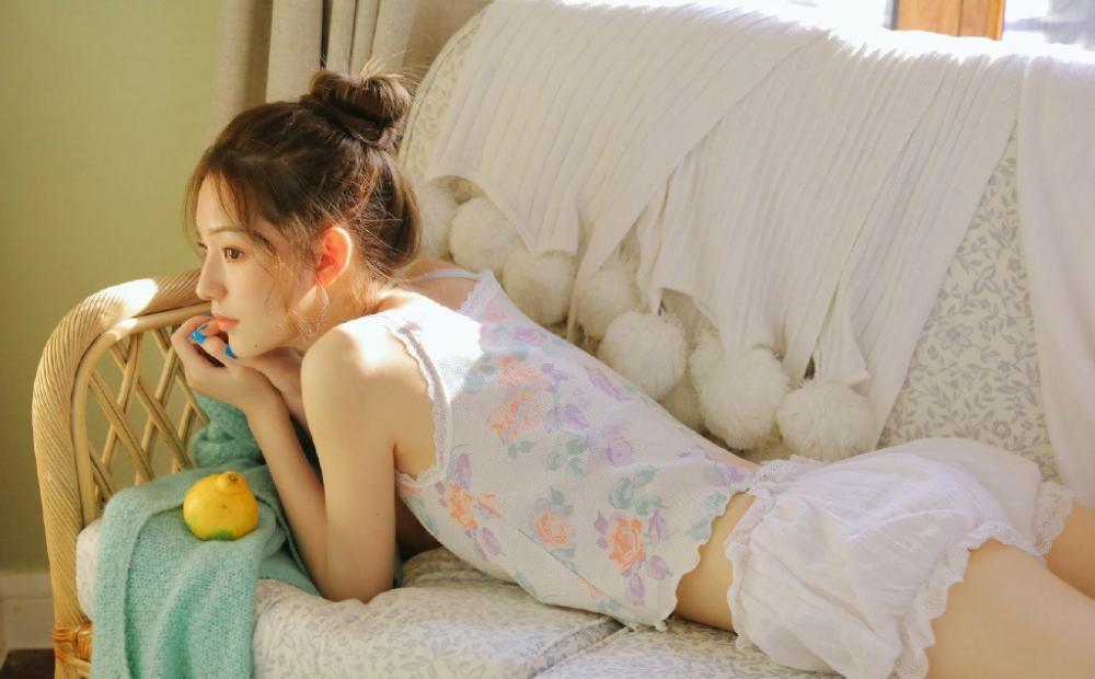 和情人分手了可他还没删掉我微信但是又不理我是为什么？