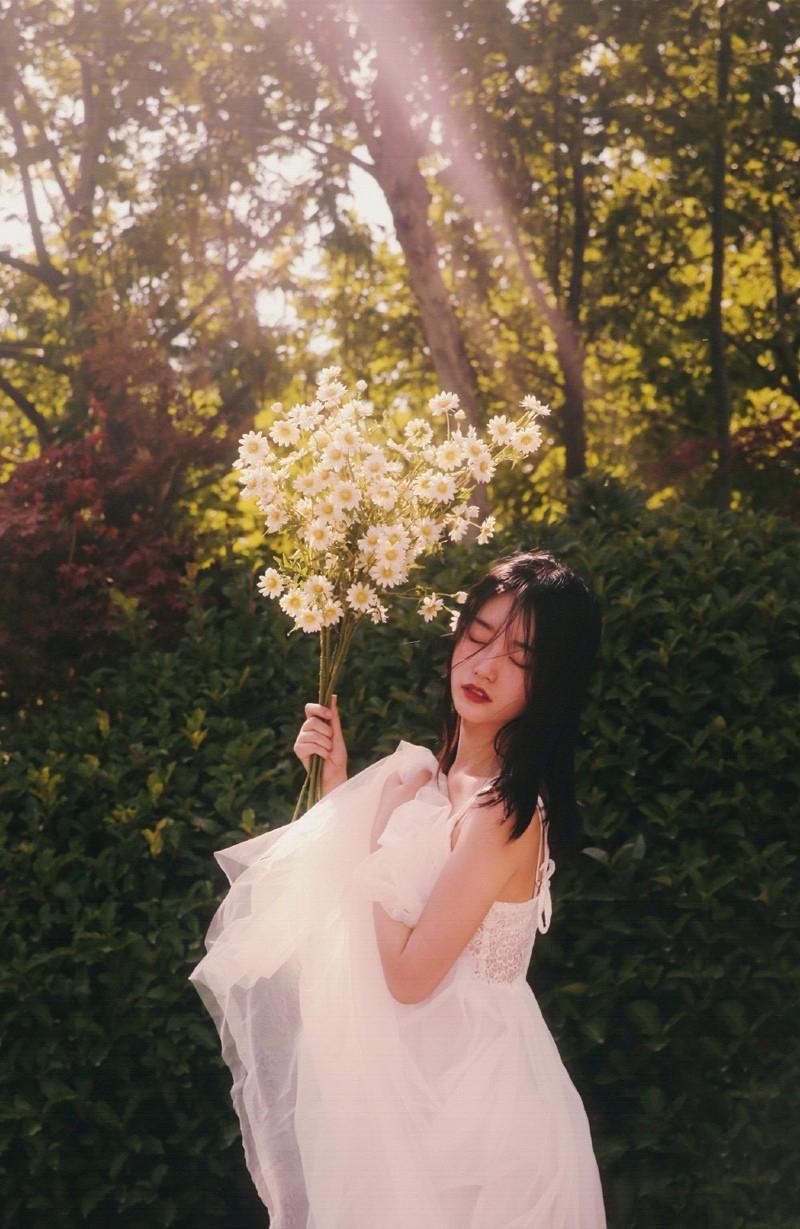 小梅与牧羊犬的故事 狗的命根叉进女人 好痛 好粗 好涨 好烫图片