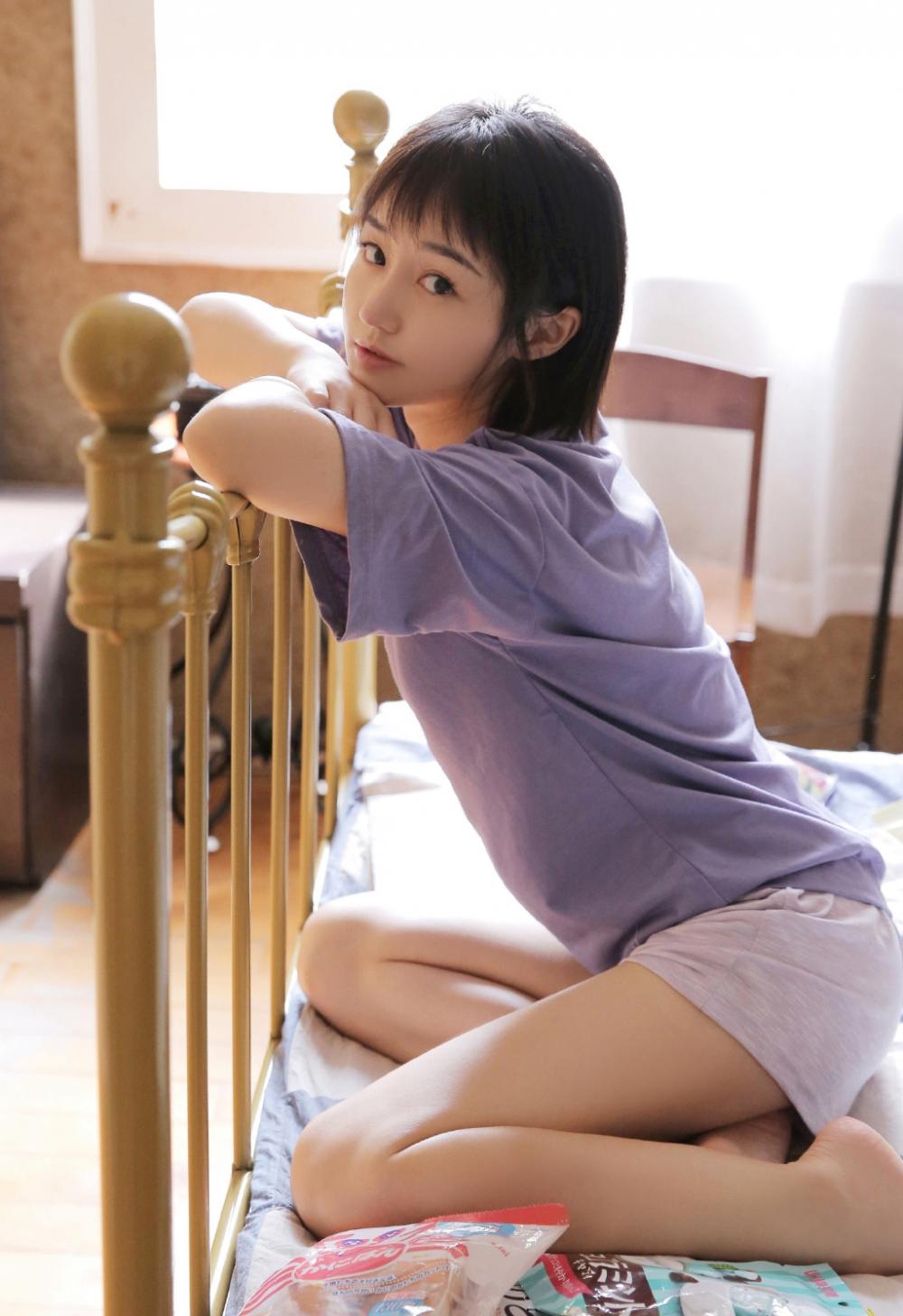 我将失足妇女骗进到小树林里.....