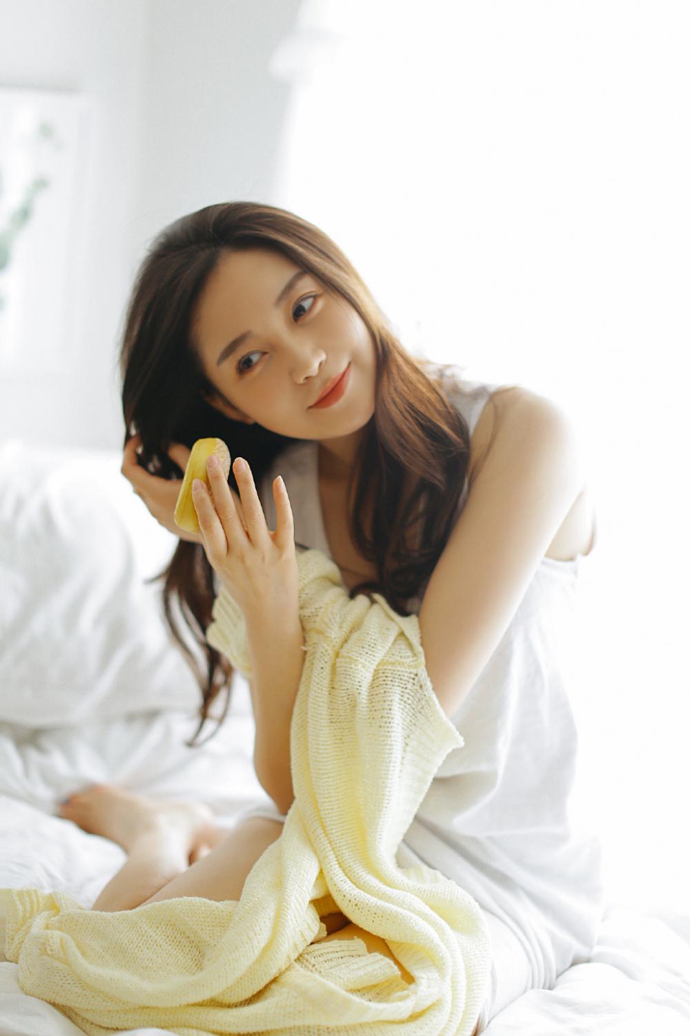 二十八号奴隶 乖腿抬起来屁股翘起动态来