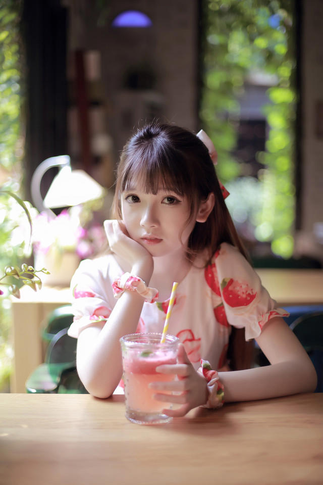 h书推荐 住在槐树里的人