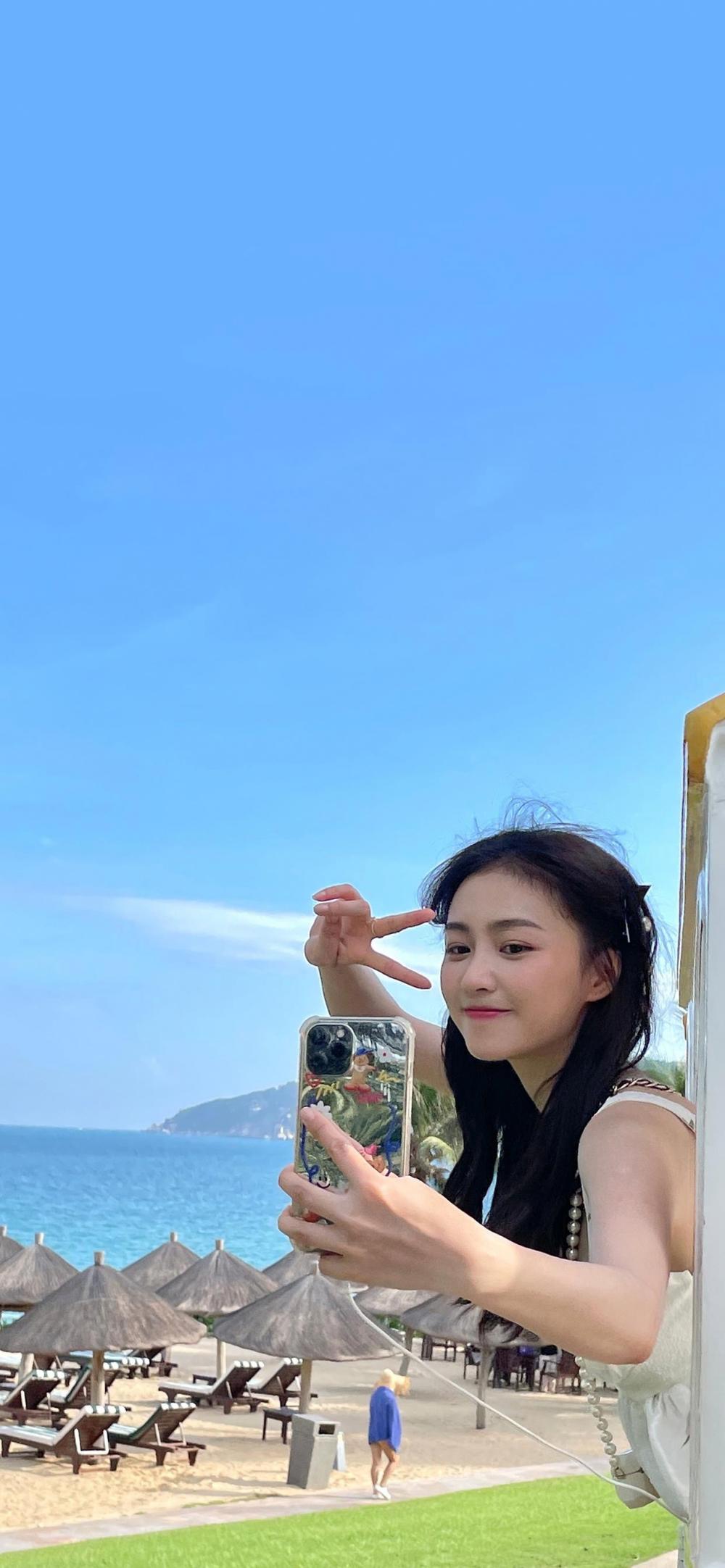 吵架后老婆楼下裸奔给我丢脸