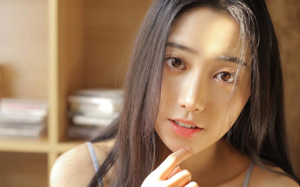 香艳诱惑：小三来了，他们逃了
