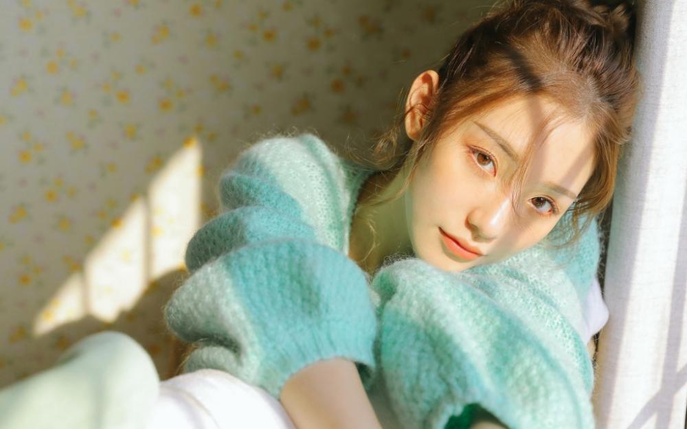 人要辉煌的活着，而不要灰黄的卧着